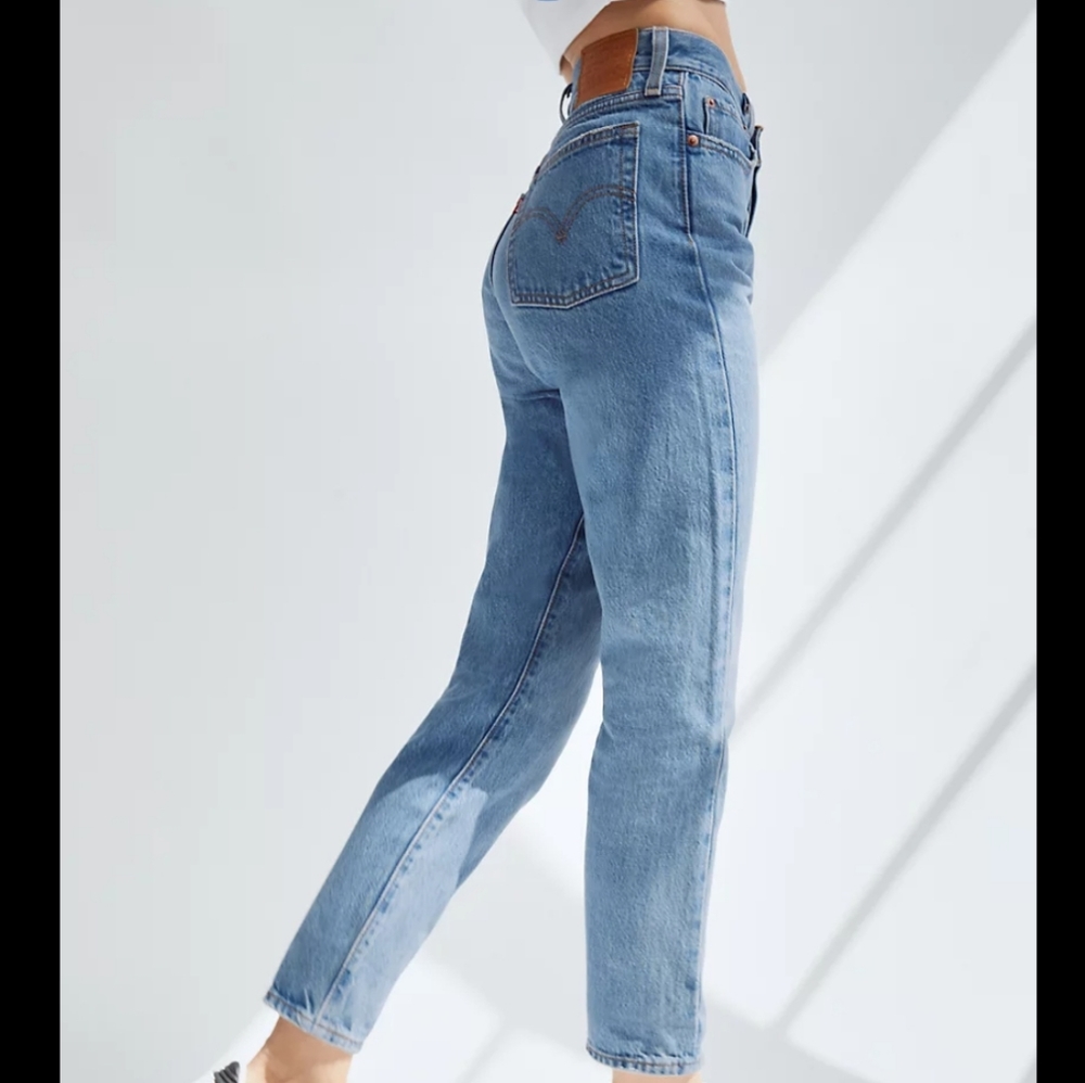 Levi's Wedgie Icon